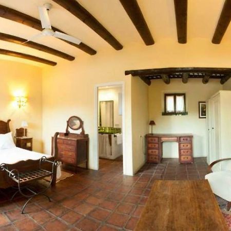 Hostal La Riera Торроэлья-де-Монгри Экстерьер фото